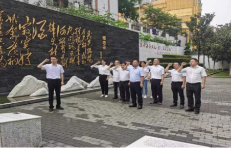 雷火网_雷火（中国）投资发展部党支部到识字里社区开展主题党日暨志愿服务活动