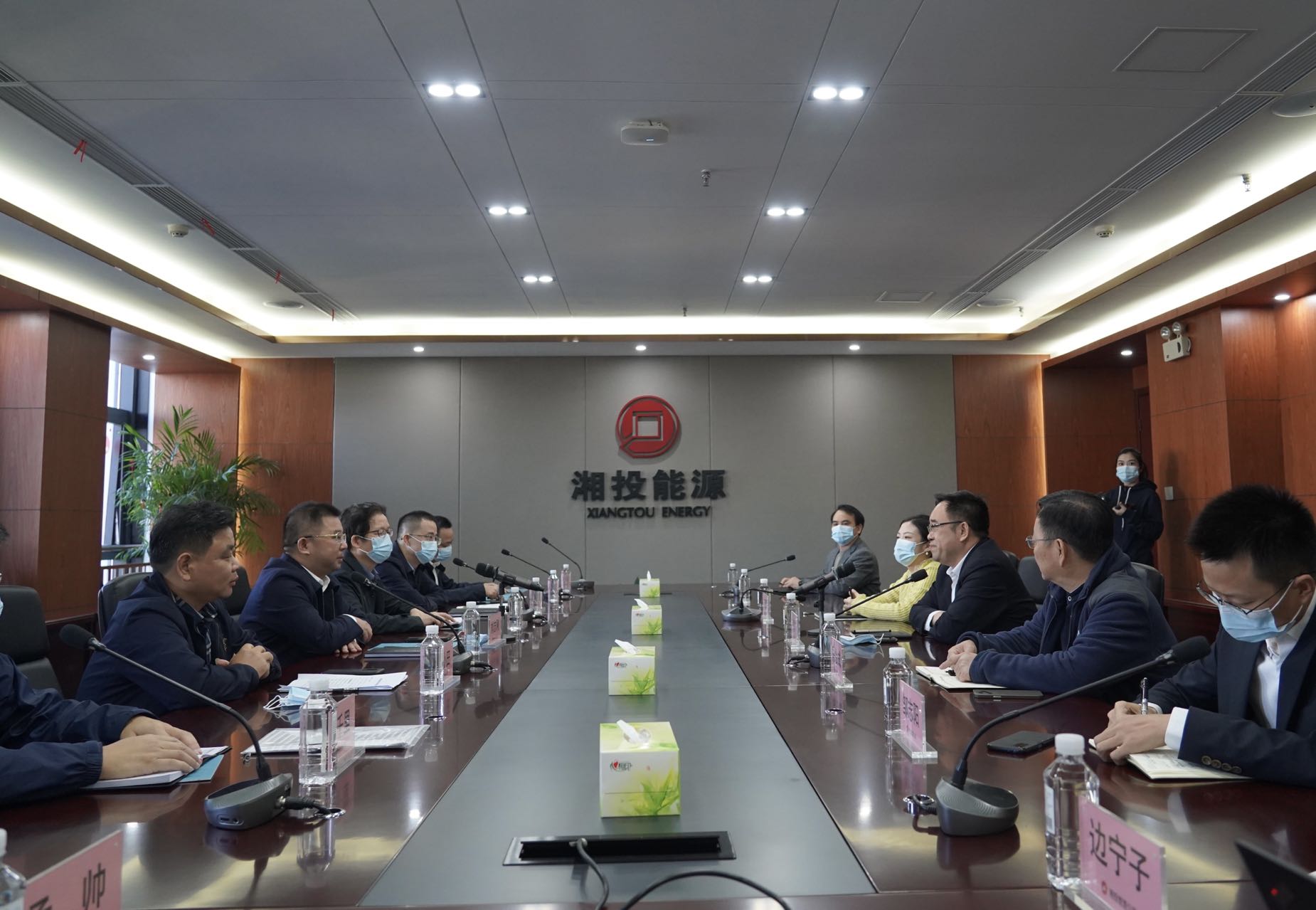 刘志刚一行赴湖南湘投能源投资有限雷火网_雷火（中国）开展工作交流