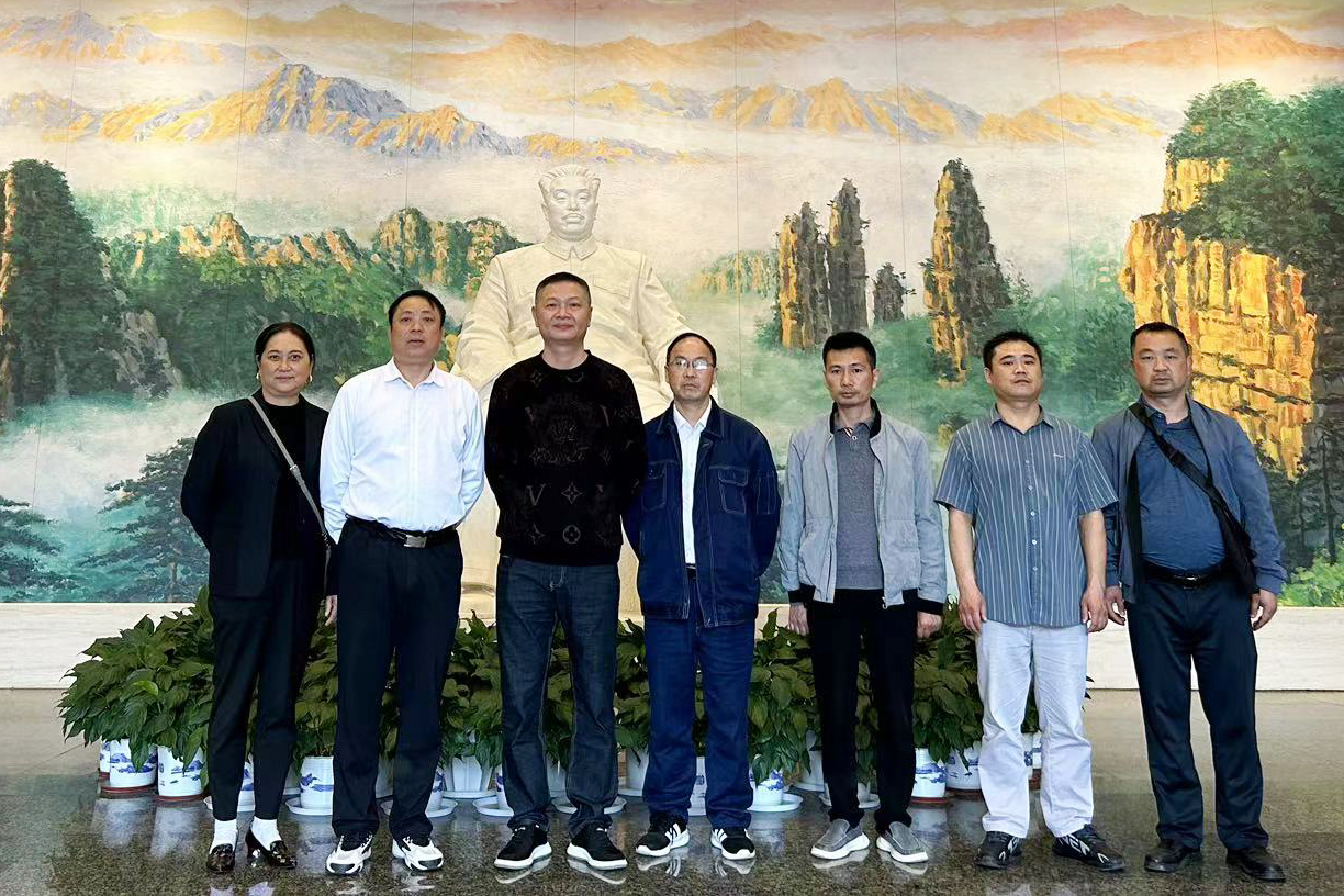 追寻先烈足迹  传承红色基因——雷火网_雷火（中国）鸟儿巢雷火网_雷火（中国）全体党员参观贺龙纪念馆