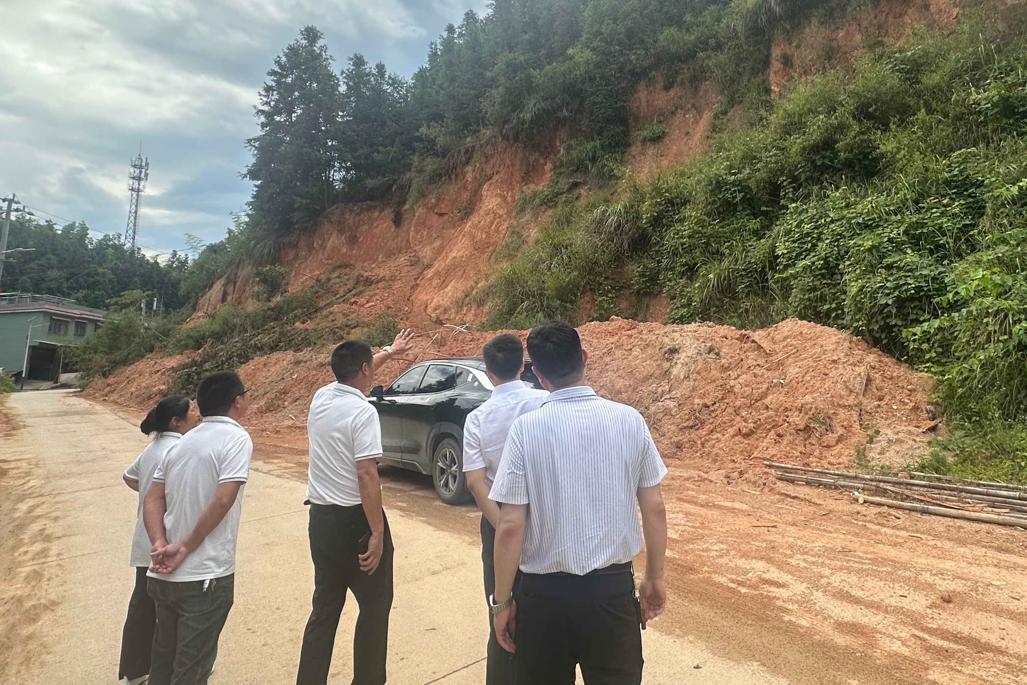 雷火网_雷火（中国）党群综合与人力资源党支部开展党建联村活动